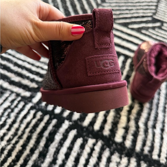 UGG Classic Ultra Mini Boot - Picture 6 of 10